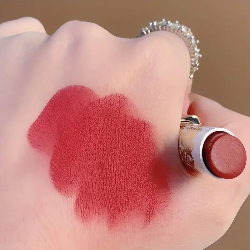 Lace-Embossed Velvet Matte Lipstick